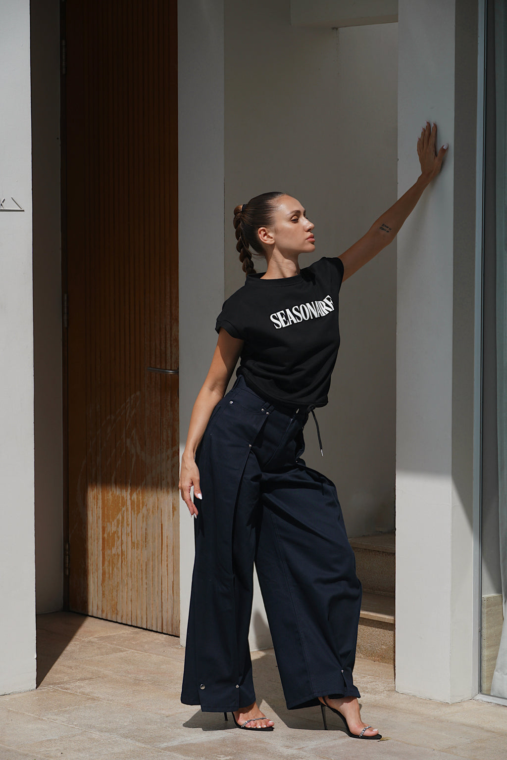 The Season Top - Black