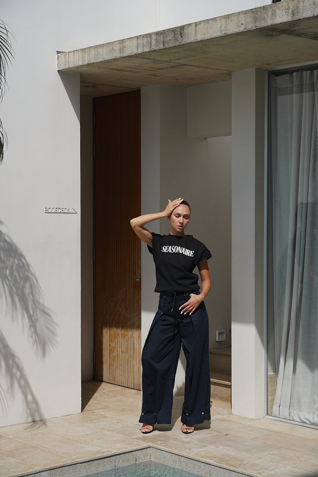 The Season Top - Black