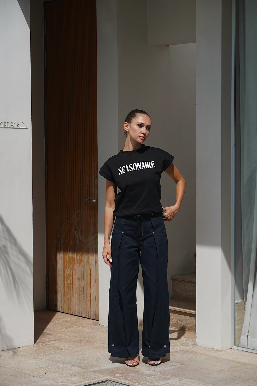 The Season Top - Black